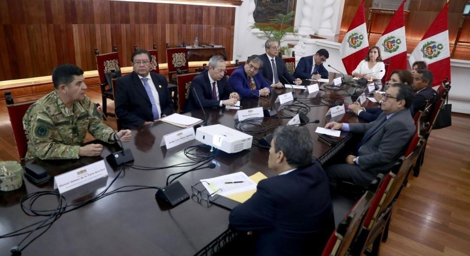 Crisis política en Perú: la presidenta peruana destituyó al primer ministro