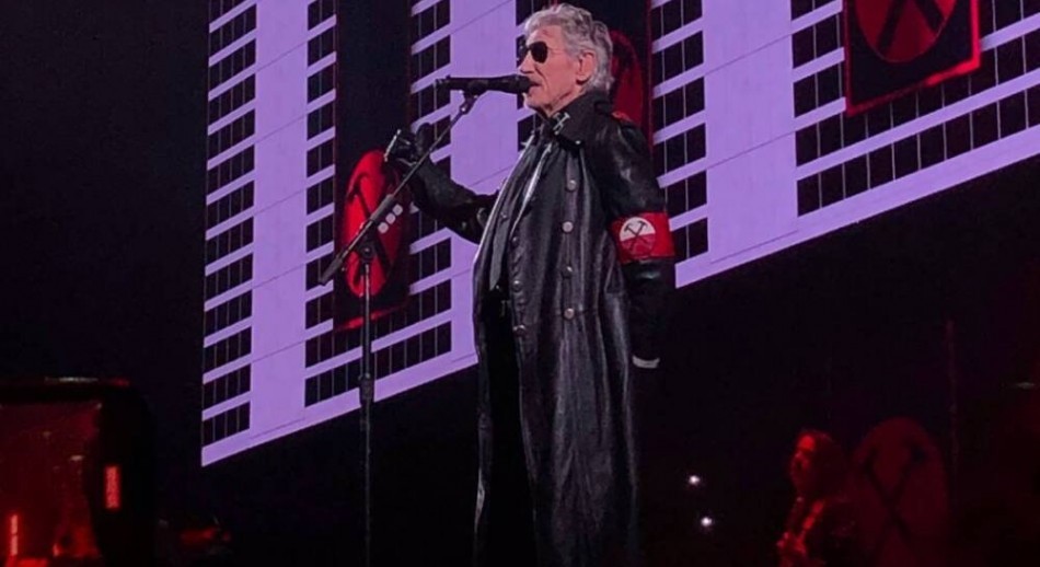 La policía de Berlín investiga a Roger Waters tras lucir un disfraz nazi