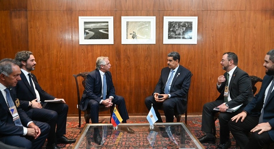 Fernández se reunió con Maduro y pidió que se levanten las sanciones contra Venezuela