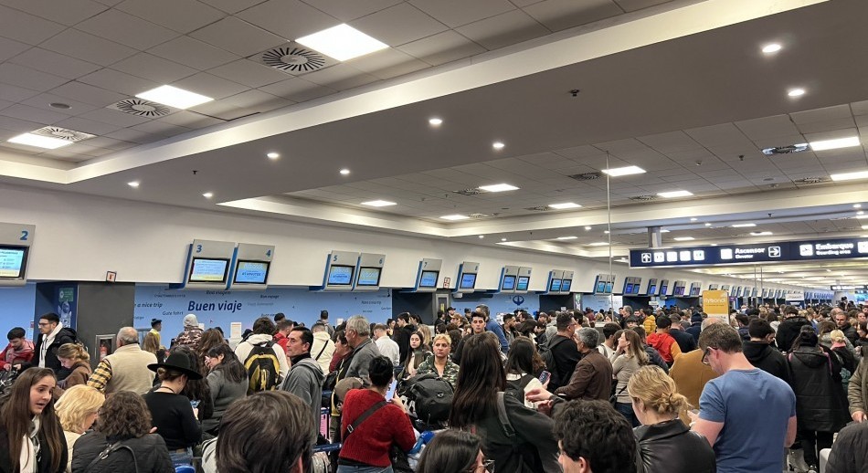 Una medida gremial deja varados a más de 3 mil pasajeros en Aeroparque