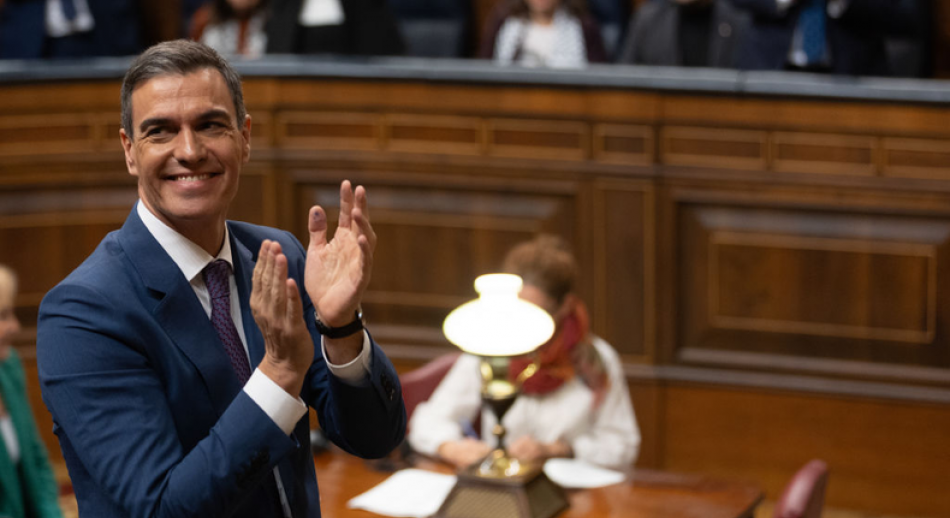 Rodeado de polémica, Pedro Sánchez fue reelecto en España