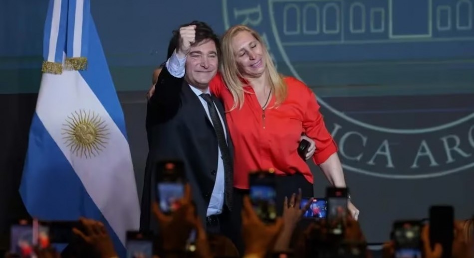 Javier Milei ganó el ballotage por 12 puntos y es el nuevo Presidente electo