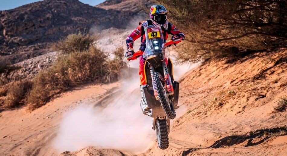 Los Benavides en el podio de motos y Andújar reduce ventaja en cuatriciclos tras reinicio del Dakar