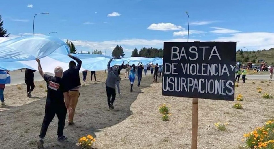 Petri anunció el desalojo de mapuches de tierras del Ejército en Bariloche