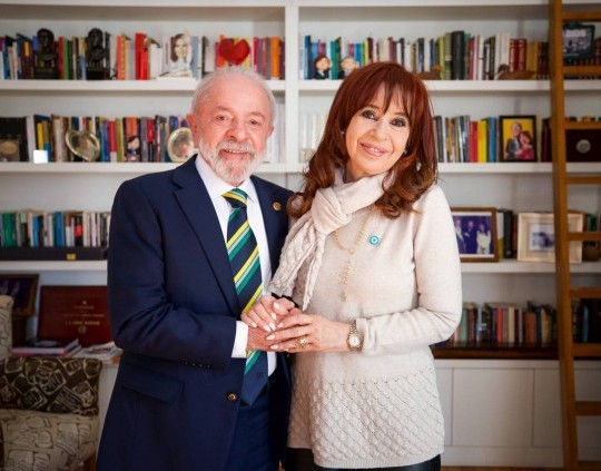 Prisión domiciliaria: Cristina K recibió la visita de Lula y lanzó críticas a Milei