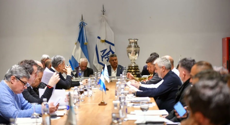 El Gobierno intimó a la AFA y a la Superliga para que den “explicaciones” sobre sus balances