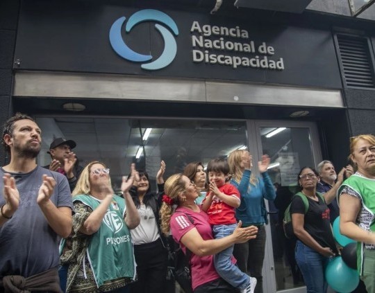 El Gobierno anunció la eliminación de ANDIS y el traspaso de funciones al Ministerio de Salud