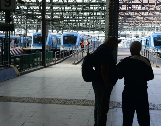 El Gobierno dictó la conciliación obligatoria y funcionan los trenes