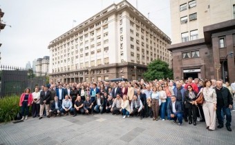 Intendentes se movilizaron al ministerio de Economía para reclamar por obras y recursos