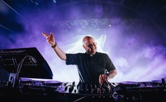 Una Plaza de Mayo colmada celebró la fiesta electrónica del padre Guilherme