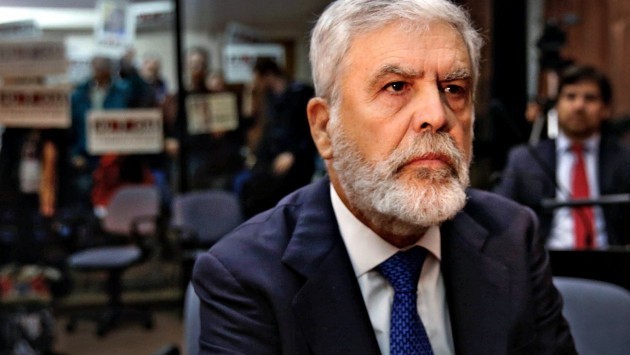 Los familiares de las víctimas de la Tragedia de Once repudiaron la prisión domiciliaria de De Vido