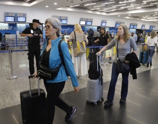 Vacaciones de Invierno: El Gobierno aumentó 560% la tasa aeroportuaria