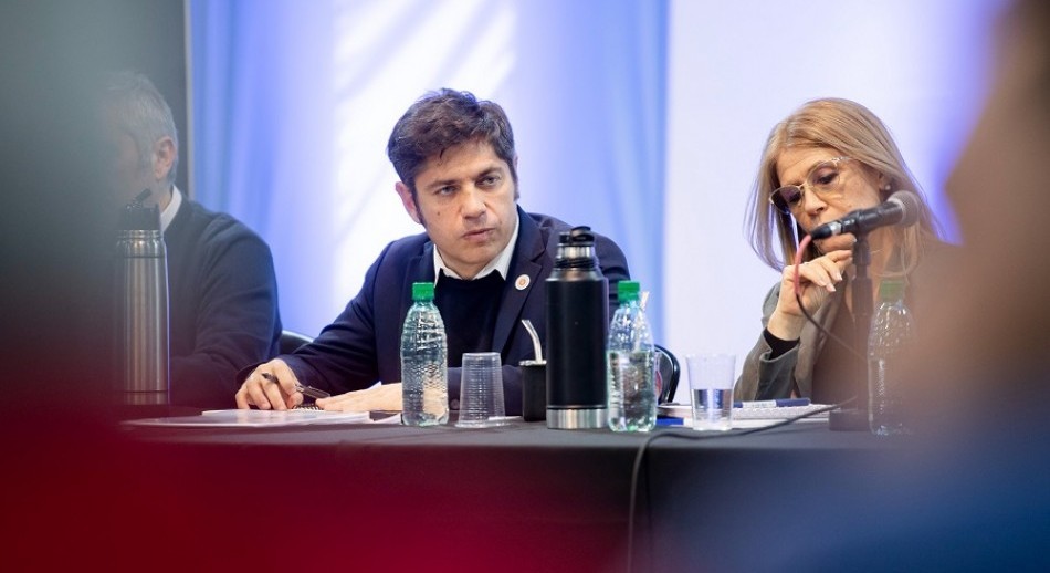 Kicillof no descartó competir en una interna en 2027, pero pidió no hablar de candidaturas