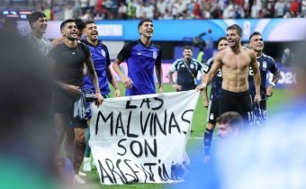 Reino Unido pidió a la FIFA investigar a la Argentina por la bandera de Malvinas en la semifinal