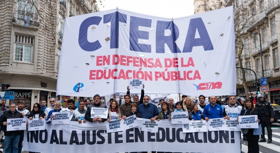 Fallido reinicio de clases en escuelas públicas: Paro nacional docente