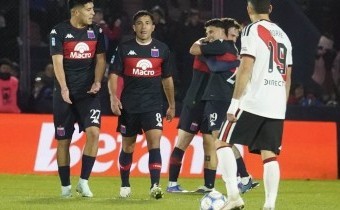 River cayó ante Tigre y acumula seis derrotas consecutivas en el fútbol local