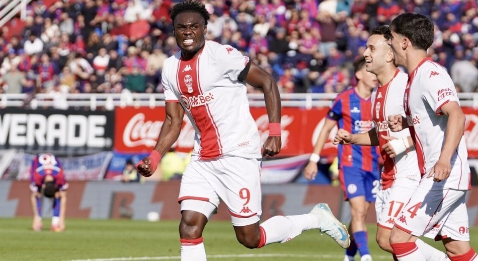 Huracán venció 2-0 a San Lorenzo con un doblete de Jordy Caicedo