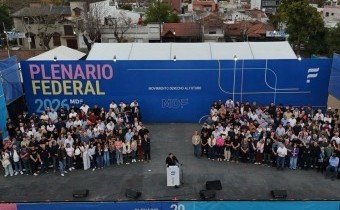 Kicillof: “Vengo a invitarlos a empezar una historia nueva, distinta y mejor”
