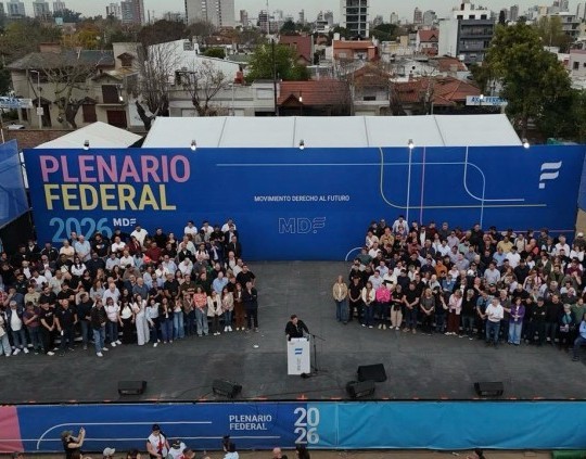 Kicillof: “Vengo a invitarlos a empezar una historia nueva, distinta y mejor”