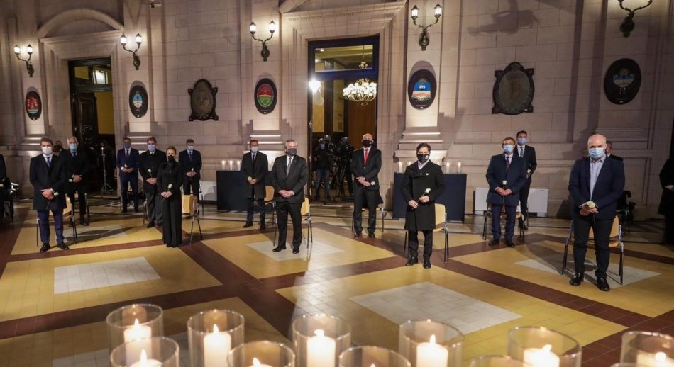 Alberto Fernández y gobernadores rindieron homenaje a las víctimas de la pandemia
