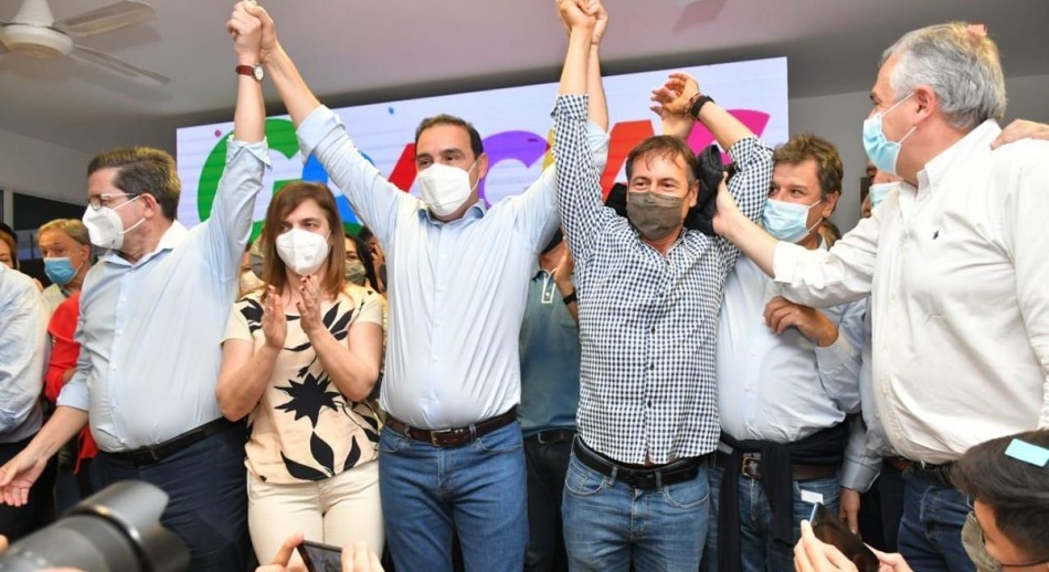 El radical Gustavo Valdés fue reelecto en Corrientes con una diferencia récord