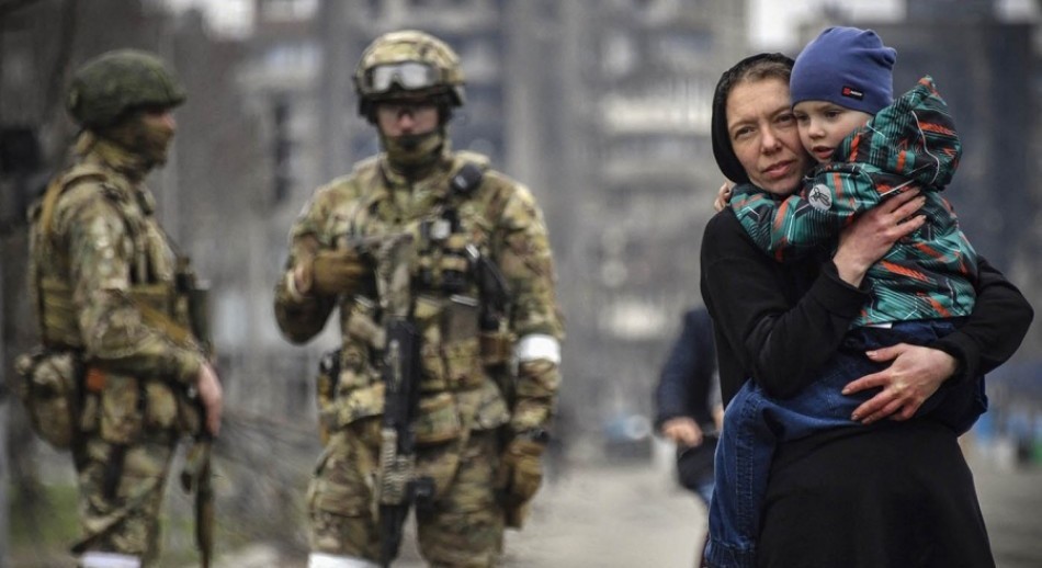 Ucrania retoma los esfuerzos para evacuar a civiles de la asediada Mariupol