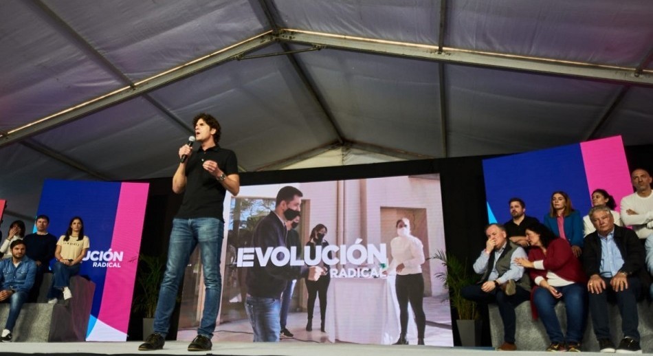 Lousteau comenzó la carrera electoral con el relanzamiento de Evolución