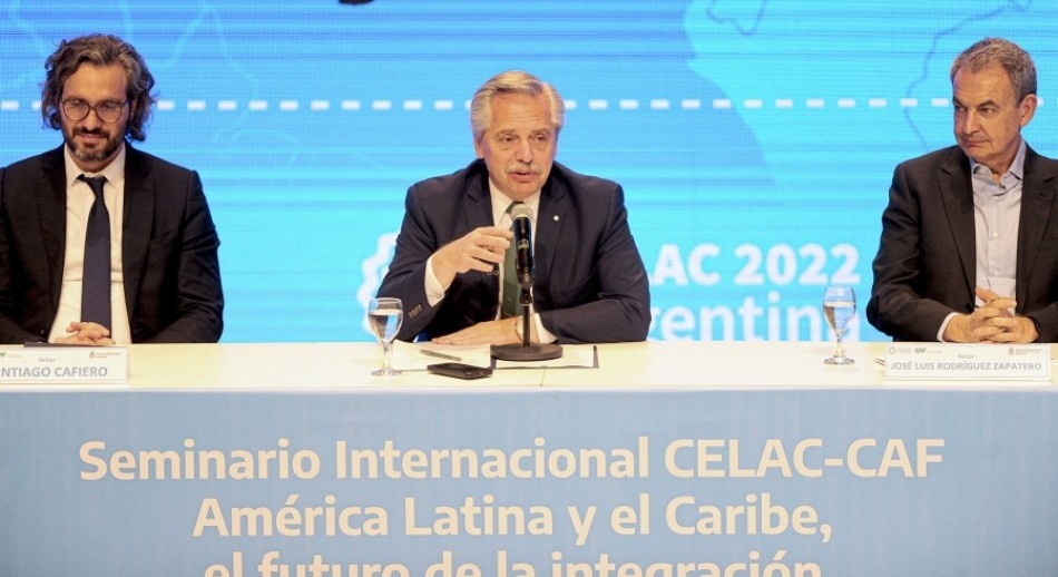 Fernández llamó a institucionalizar la Celac y pidió cese de bloqueos a Cuba y Venezuela