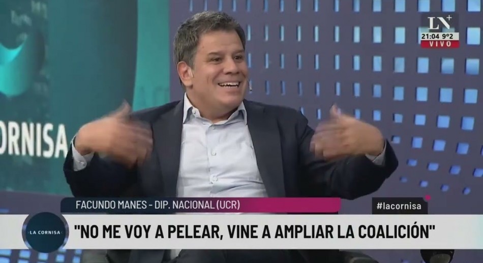 Cuestionado hasta por la UCR, Manes intentó bajar el tono de sus críticas a Macri