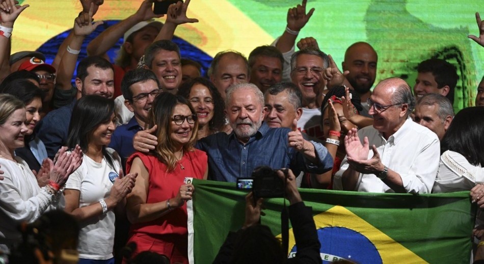 Lula vuelve a la presidencia de Brasil con el reto de unir a un país fracturado